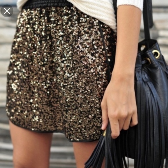 Sam Edelman Dresses & Skirts - Sam Edelman Gold Sequin skirt sz M B0